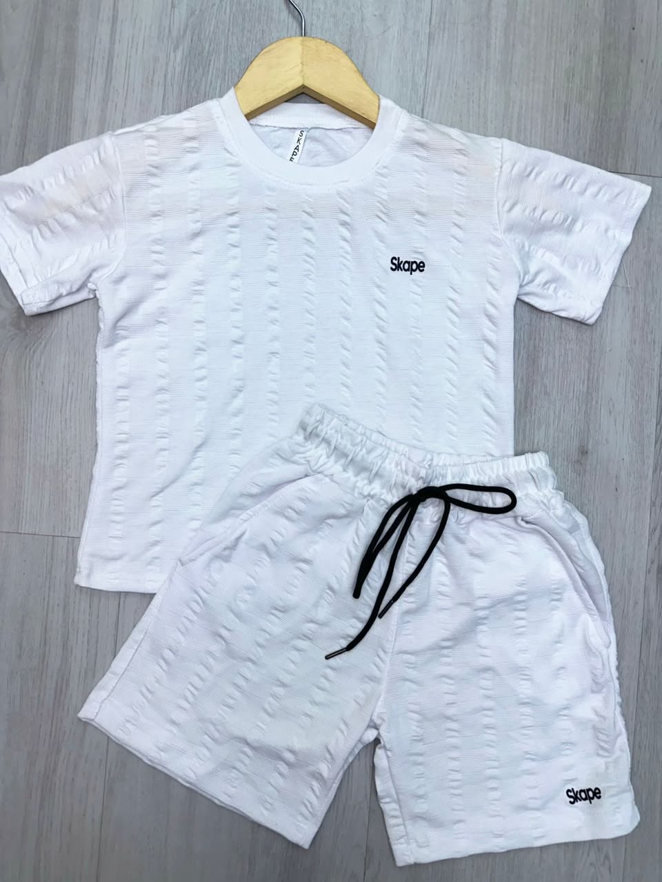Conjunto deportivo para niño color blanco