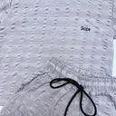 Detalle del conjunto deportivo para niño