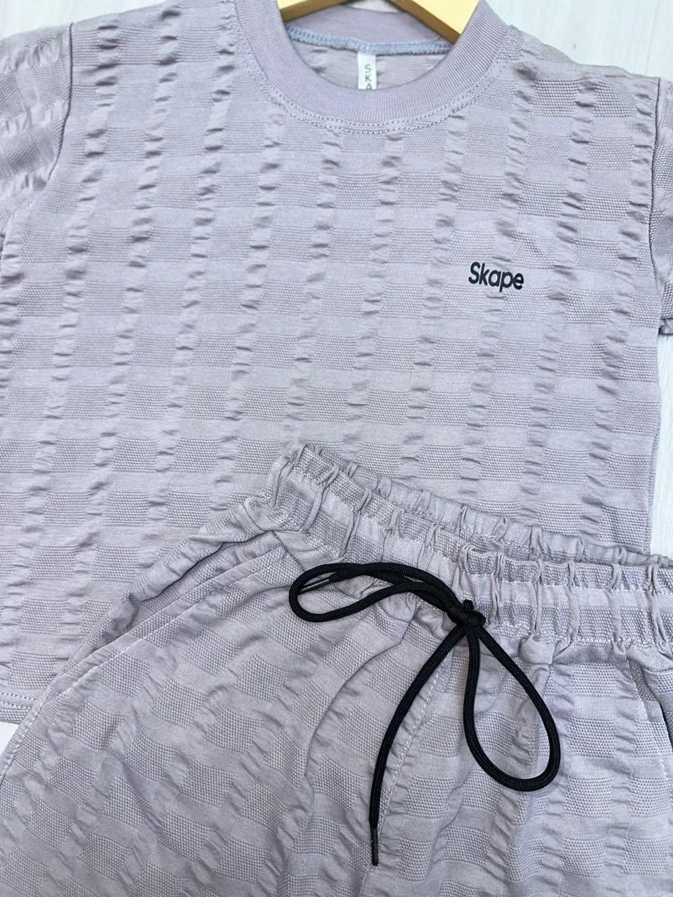 Detalle del conjunto deportivo para niño