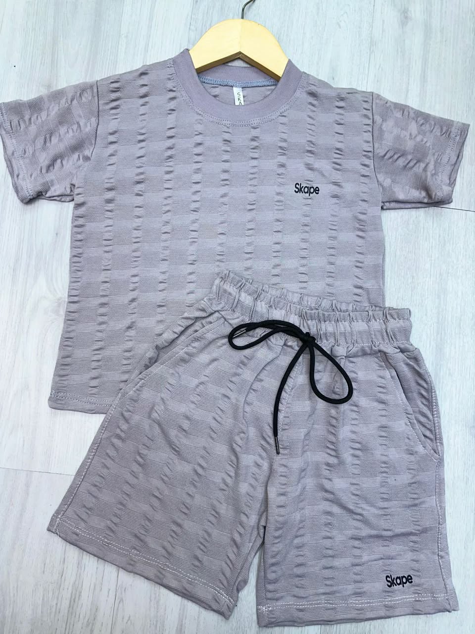 Conjunto deportivo para niño color gris